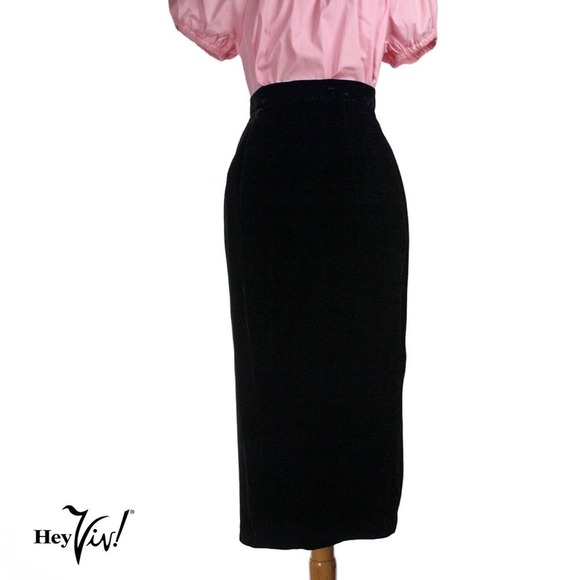 Vintage Black Velvet Pencil Skirt Talbot Lined Side Slit Size 6 W26 L32 -Hey Viv - Picture 3 of 7